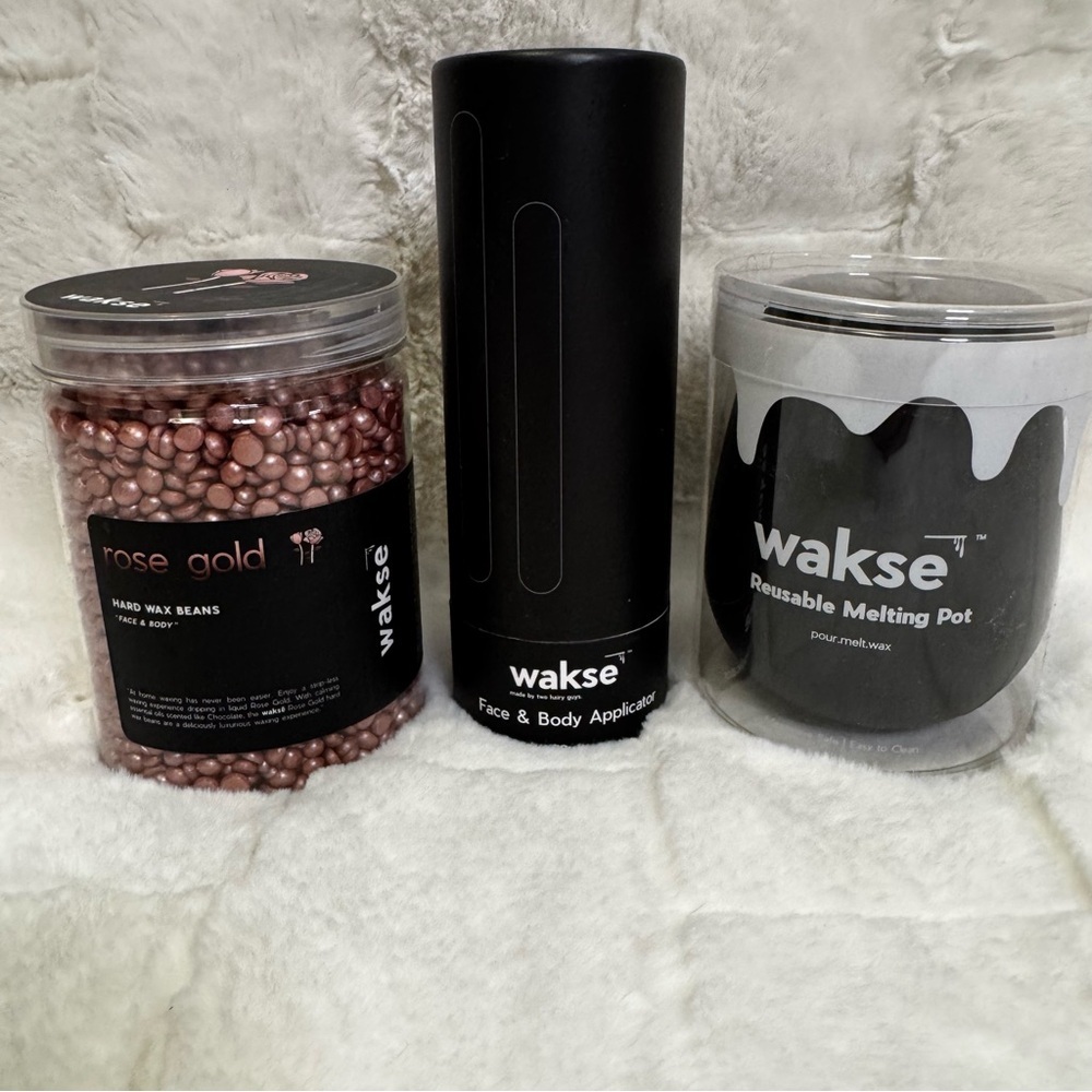 Wakse Hard Body Wax Beans
12.8oz Melting Pot & Applicators
70 pc Rose Gold NWT